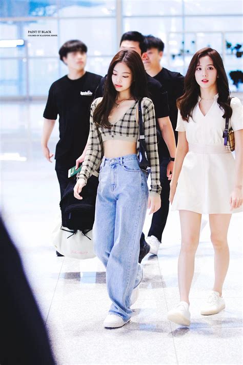 jennie airport outfit